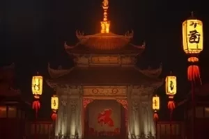 《候鸟计划》横版封面，会议室窗景与候鸟航线